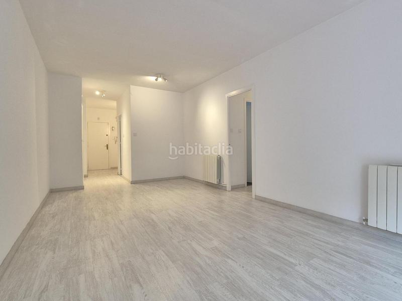 Foto c3860f5b-4740-4f00-a230-2536ac554e76. Piso fantástico piso de 103 m2, situado en la calle llança en Barcelona