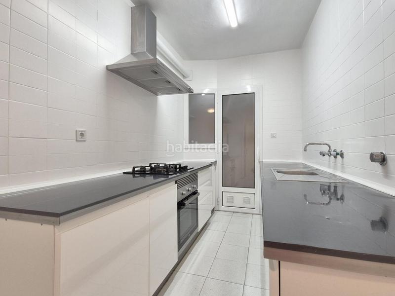 Foto d66e9104-73a1-4ff8-8c5a-d73d7a5672b4. Piso fantástico piso de 103 m2, situado en la calle llança en Barcelona