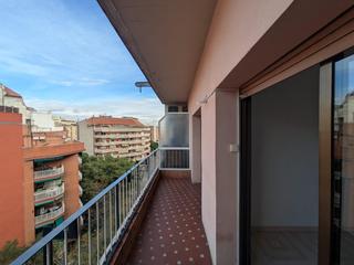 Pis  Palencia. Piso luminoso con balcn en calle palencia  barrio navas, barcel