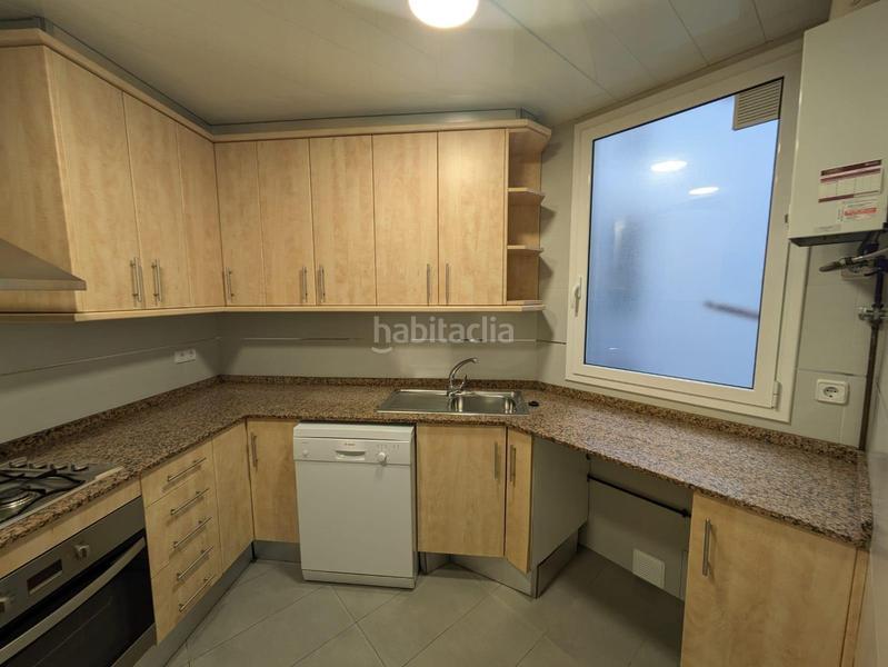Foto b932608c-4dd1-43e7-9eca-4c3029edd381. Flat with heating in Navas Barcelona