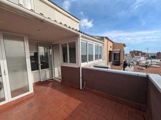 Àtic  Cervantes de. Ático reformado con terraza y orientación sur en pubilla casas,