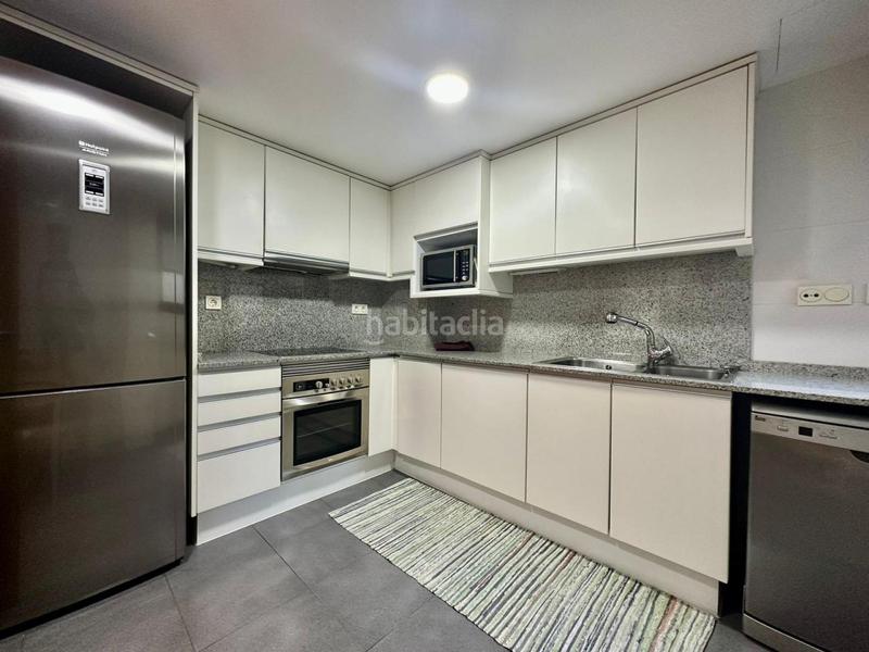 Foto 403dc5d0-64a3-44f0-bddb-f9518b815b85. Triplex with heating parking in El Coll Barcelona