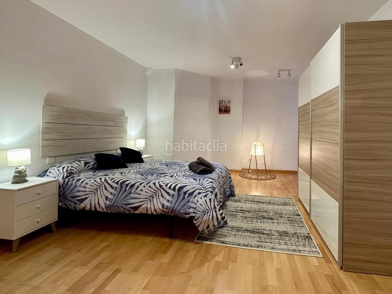 Foto c21cf3da-7469-4d03-8a71-890195cbb1e9. Triplex with heating parking in El Coll Barcelona