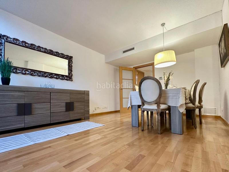 Foto d06bdb42-ee74-442d-9d44-6a62d4e35588. Triplex with heating parking in El Coll Barcelona