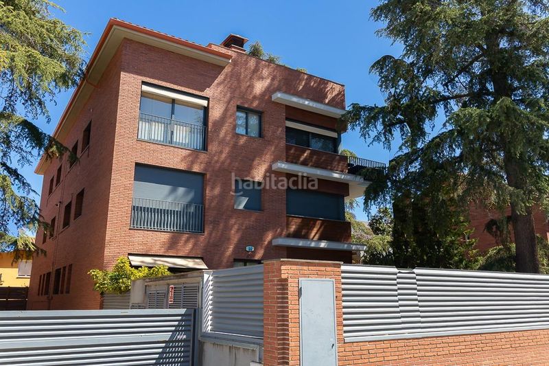 Foto 80178d83-d360-471f-b22c-cdbe3c48051d. Àtic amb calefacció aparcament piscina a Eixample Sant Cugat del Vallès