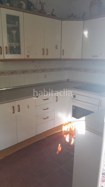 Foto 8070a6d5-00a4-47fb-9935-33a9840556a7. Casa adossada amb xemeneia calefacció a Cájar