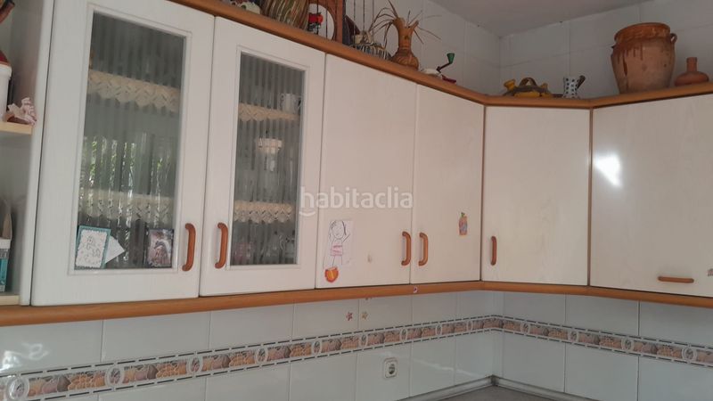 Foto ba5b3fb9-8183-41b8-bb48-918ca1154a2c. Casa adossada amb xemeneia calefacció a Cájar