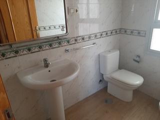 Appartement à Avda. De los Ogíjares. Amplio piso en armilla
