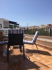 Casa adossada en Hutor Vega. Casa en hutor vega con porche y terraza