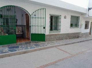 Casa adossada a Rubite. Casa en una planta junto a la playa