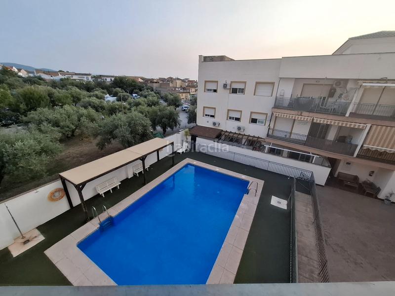 Foto 710b8b5e-a6ee-4546-a0e4-9728030ff511. Apartamento en avenida de carmen morcillo 2 piso de dos dormitorios en gojar con piscina en Gójar