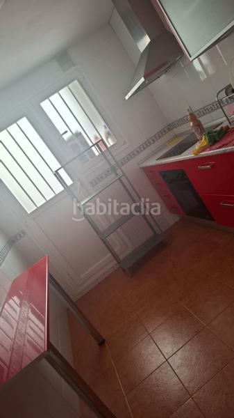 Foto b9e1bfd0-6519-465d-991d-8db81a3f9239. Apartamento en avenida de carmen morcillo 2 piso de dos dormitorios en gojar con piscina en Gójar