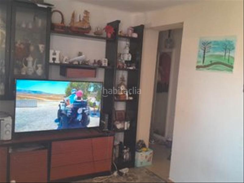 Foto a4d74659-4512-4a43-b5ff-91af0ba773f7. Piso en calle bernarda alba 9 piso de dos dormitorios junto fuentes zaidin en Granada