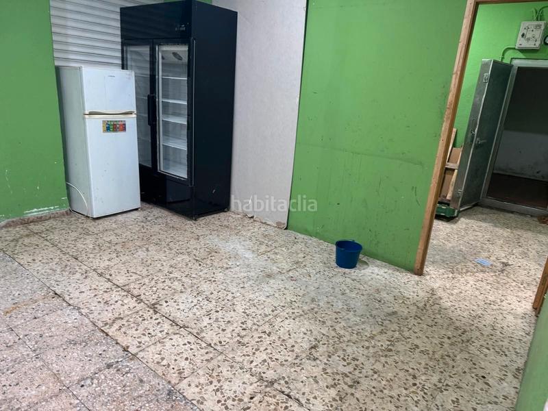 Foto b8fe56e0-7fc2-4860-8855-222ac2596790. Local comercial a calle pintor manuel maldonado 21 a Granada