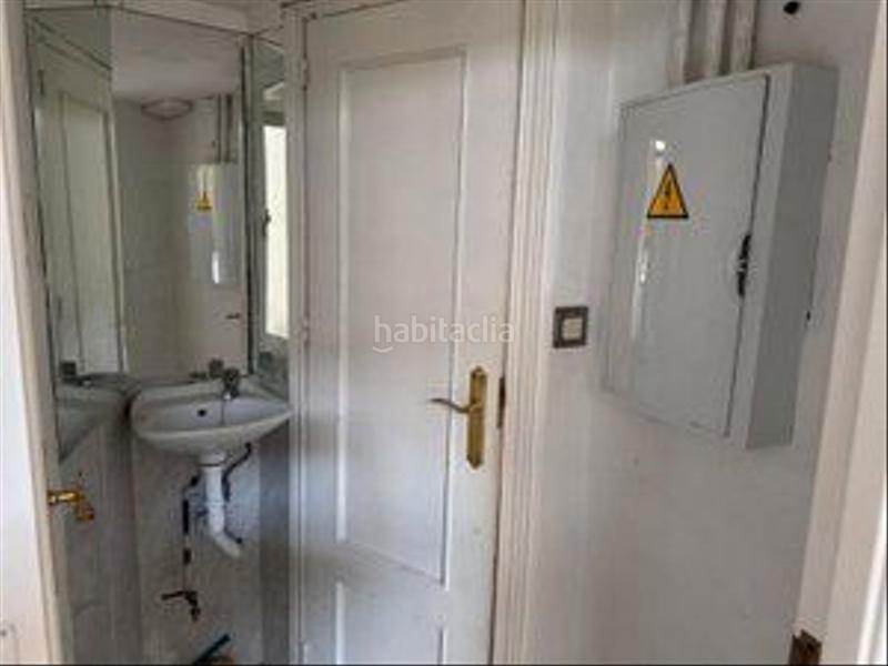 Foto bb12b5b5-3f7a-47b7-bb9f-fd73f46f0d2a. Alquiler local comercial en pasaje de arabial 3 local en pasaje de arabial en Granada