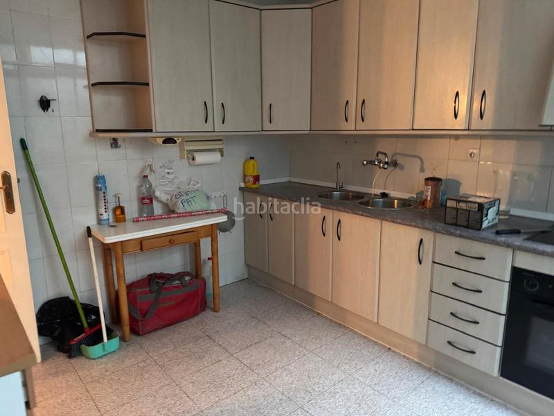 Foto c79cfdf8-684f-49e0-a17e-0bdbd50b7955. Piso amplio piso en Cervantes en Cervantes Granada