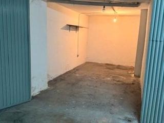 Car parking in Calle Almuñécar 12