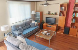Miete Reihenhaus  Carrer serra. Bonito adosado en estupendo residencial.