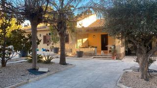 Chalet à Entrepinos. Atención. buena zona.para entrar