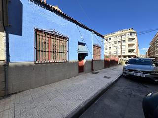 Casa  Carrer del pla de sarri. Casa baja en campello, cercana a la playa