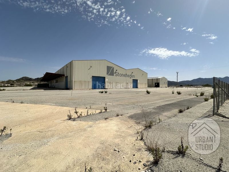 Foto 6c666d5a-6043-4641-9450-0a6ede87e84e. Nau industrial a Romana (la)
