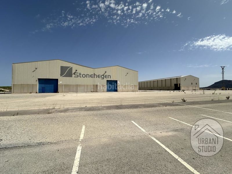 Foto 7e072f1c-c6b1-47b9-bbd6-4e16735ccf0e. Nau industrial a Romana (la)