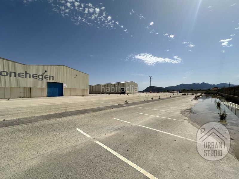 Foto 86d78fa5-b670-4fc7-b65b-778344e41985. Nau industrial a Romana (la)