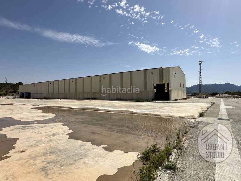 Foto cb04b609-c8a9-4eec-bf11-bb4f2003293e. Nau industrial a Romana (la)