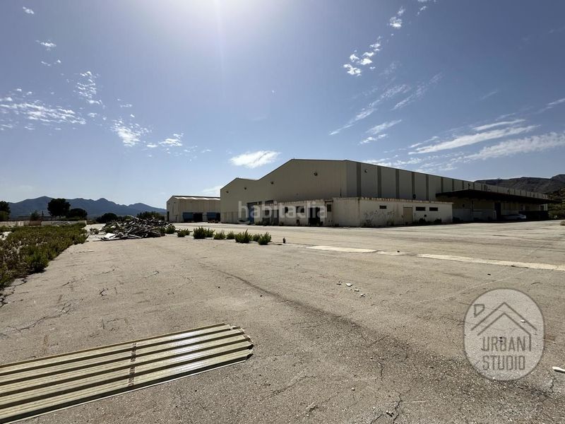 Foto cc34825e-7497-4118-9b1d-17469cb86ce1. Nau industrial a Romana (la)