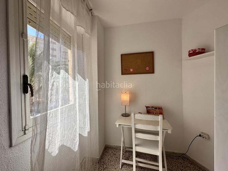 Foto 51f8765d-b043-431c-8c1d-91eceb3835b8. Piso  exterior en primera linea de playa san juan en Alicante