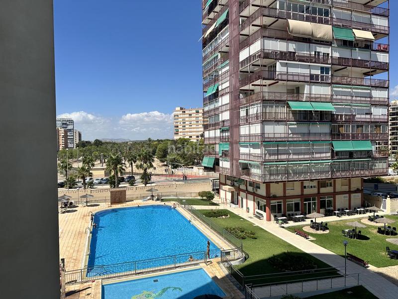 Foto f6ca1e2e-8a0d-4bb6-936a-2ea49736febd. Piso  exterior en primera linea de playa san juan en Alicante