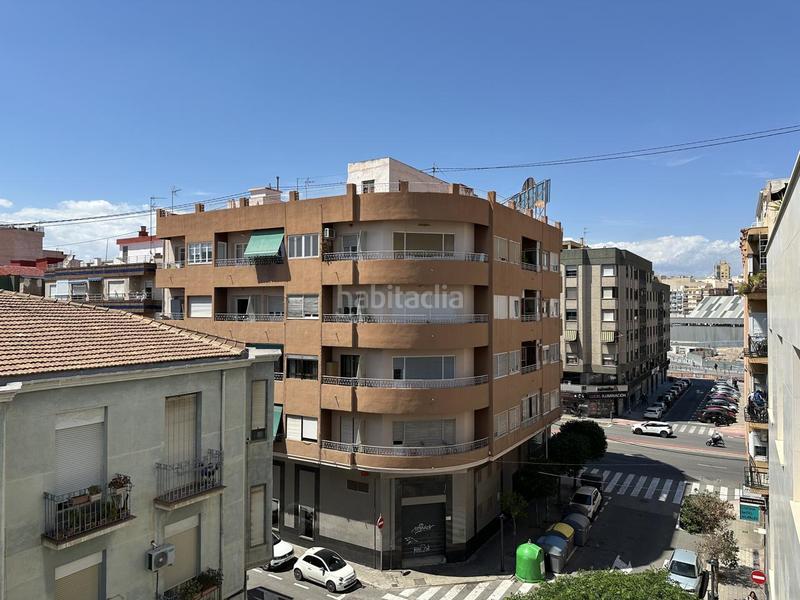 Foto f5979e25-5c4e-4f29-a1f1-5c5ea856c2f2. Piso  ultima planta en benalua con ascensor en Alicante