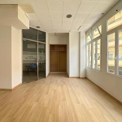 Office space  Capitán amador. Oficina en venta en edificio  representantes