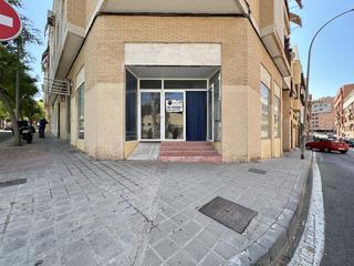 Local commercial  Córdoba. Local comercial en esquina en san blas, alicante