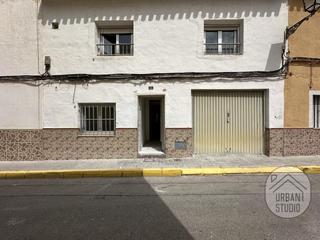 Casa  Vázquez de mella. Casa para reformar en el centro de sax, alicante.