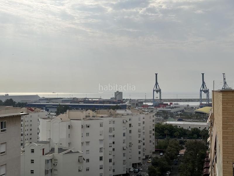 Foto 057fddbb-3efe-4a09-a076-b4a9920e3e2b. Piso  en ultima planta con vistas al mar y castillo en Alicante