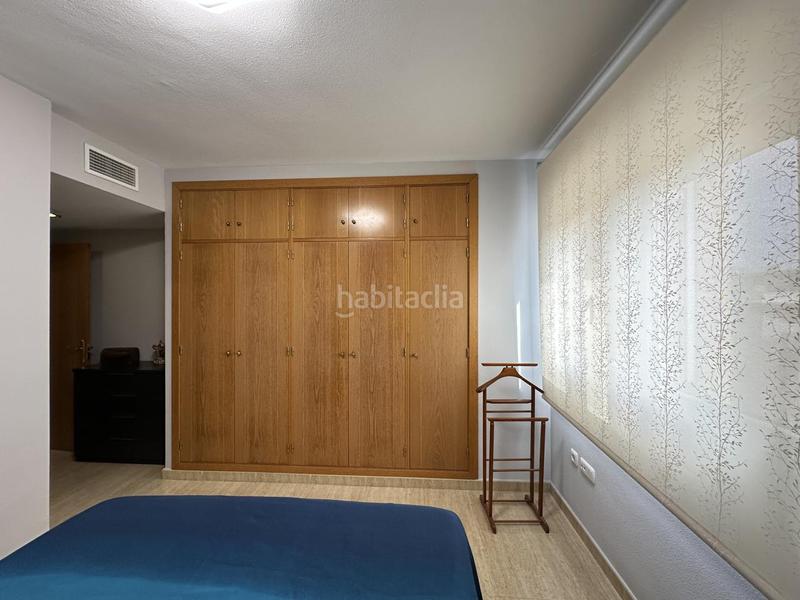 Foto 11710c51-e889-471c-b011-1a2e1b2bb44b. Piso  en ultima planta con vistas al mar y castillo en Alicante