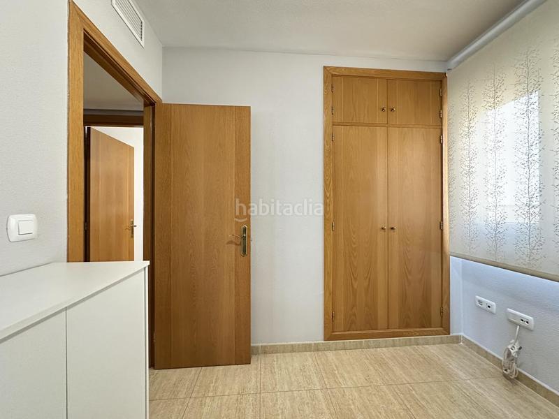 Foto 6bd4f344-08a7-4fa5-8882-953b3214eafc. Piso  en ultima planta con vistas al mar y castillo en Alicante
