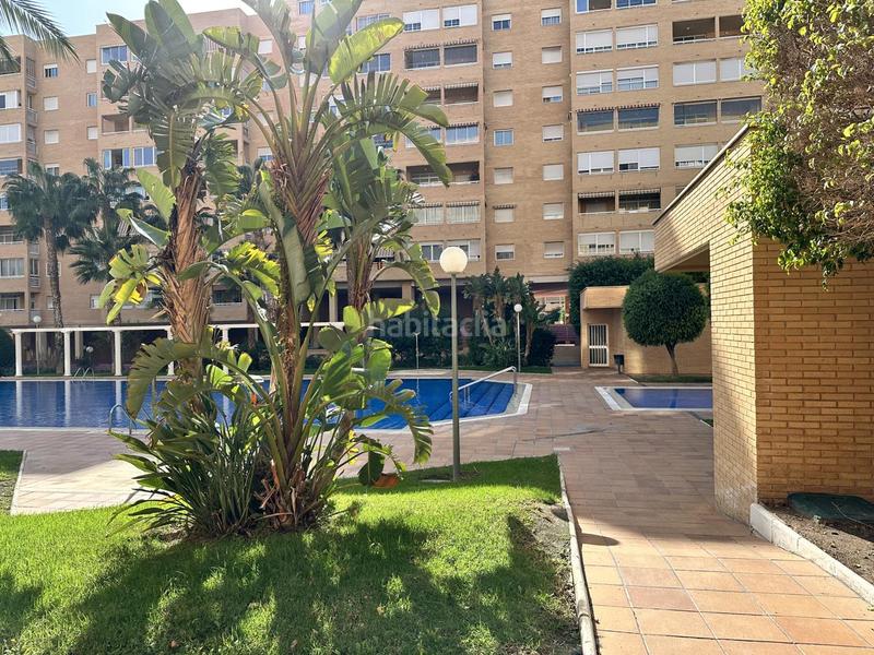 Foto a9d2bca4-35f8-470f-b508-0d15263af34a. Piso  en ultima planta con vistas al mar y castillo en Alicante