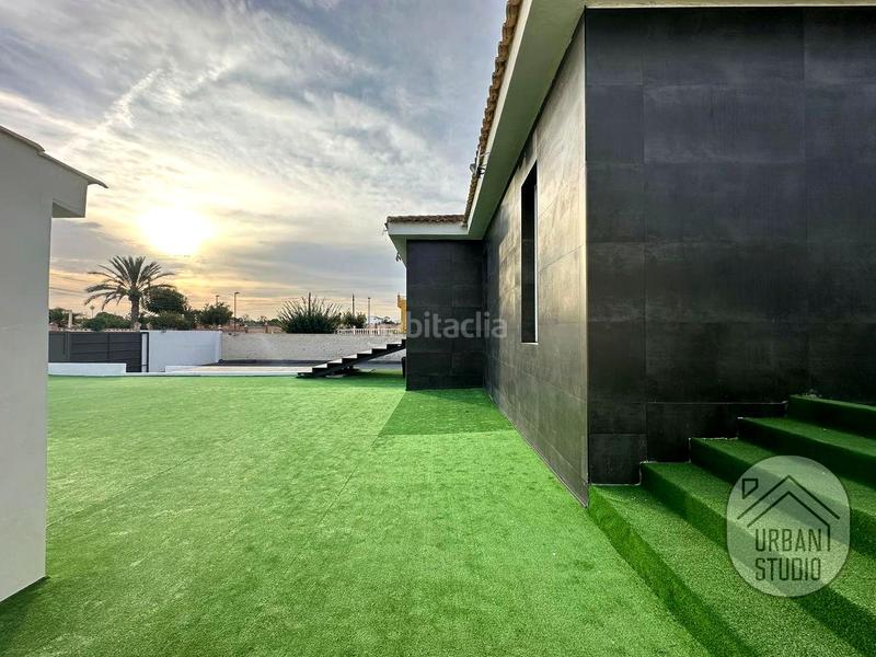 Foto c27fe518-31e8-454c-8db3-855d4ed64f8f. Casa amb piscina a Los Girasoles Sant Vicent del Raspeig