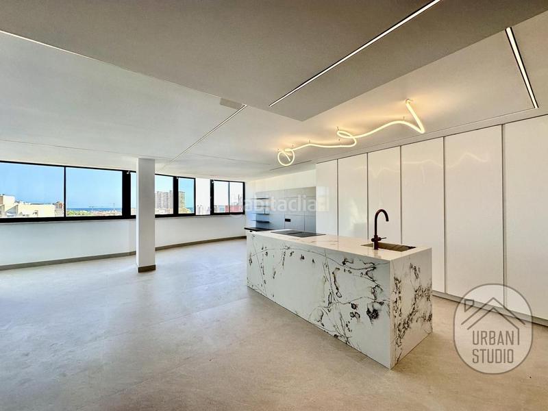 Foto 3dce96ec-4a09-45f5-b722-67e2c35f3363. Ático atico exclusivo de diseño en playa Albuferetacabo en Alicante