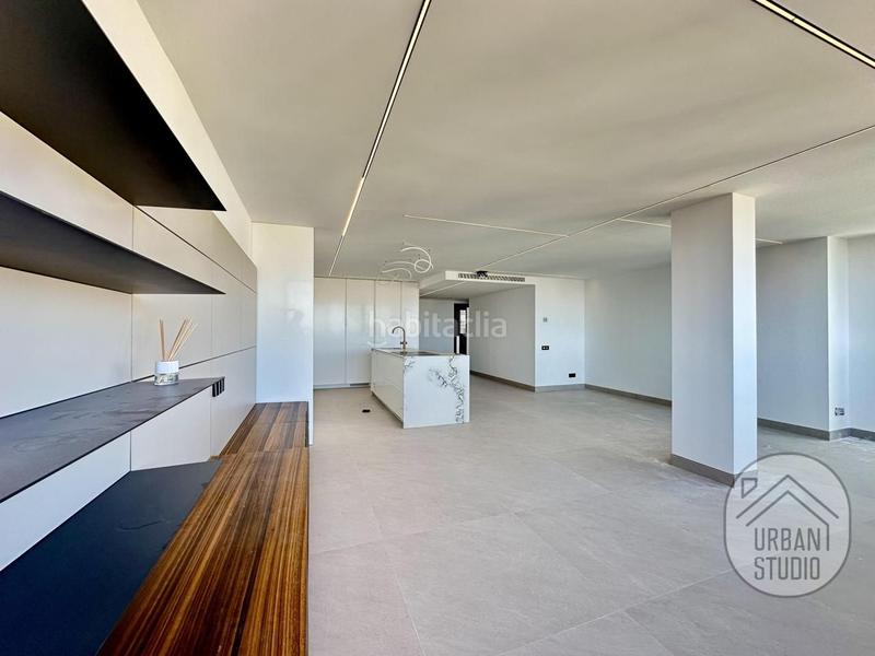 Foto 4e67f9b8-2728-4e3b-aaa9-6c6f0b1c341f. Ático atico exclusivo de diseño en playa Albuferetacabo en Alicante