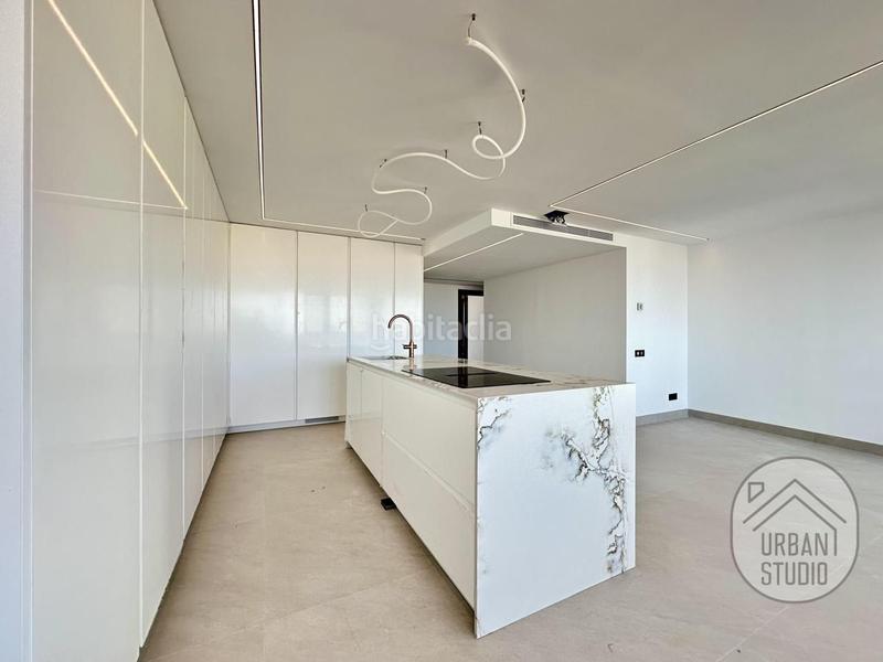 Foto 5ab09e39-e5dc-471c-945f-43bd72da89e5. Ático atico exclusivo de diseño en playa Albuferetacabo en Alicante