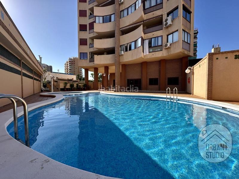 Foto 7f1808a9-d8e7-4963-94ab-3b43e6c7efd3. Ático atico exclusivo de diseño en playa Albuferetacabo en Alicante