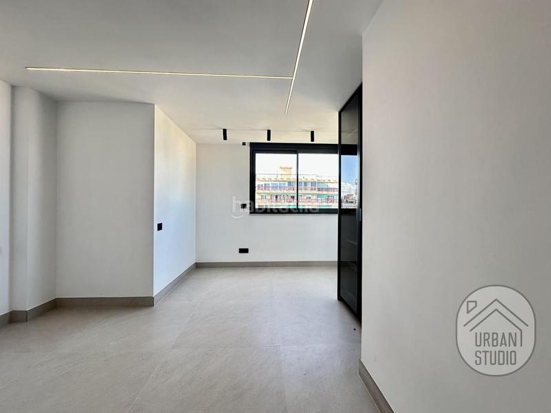 Foto 7f61eef6-bffe-4ffb-ab45-b5df3d16ef5c. Ático atico exclusivo de diseño en playa Albuferetacabo en Alicante