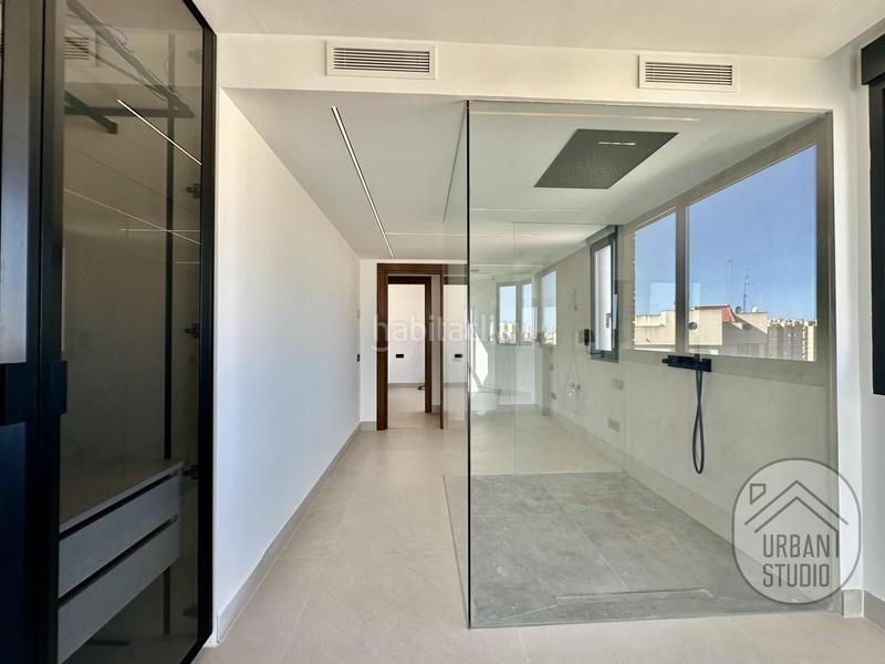 Foto 99147af2-bfc0-40cd-93c6-35cddc43e487. Ático atico exclusivo de diseño en playa Albuferetacabo en Alicante