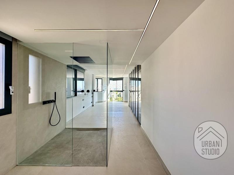 Foto c4d03cce-013e-468f-9d2b-e0c86cb34dda. Ático atico exclusivo de diseño en playa Albuferetacabo en Alicante