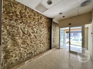 Erdgeschoss  De los condes de soto ameno. Local comercial en escritura pone que es casa