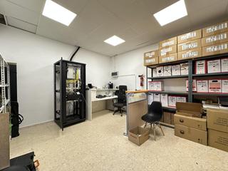 Local commercial à Carrer de la boira 7. Amplio local diafano en bonalba, mutxamel, alicante