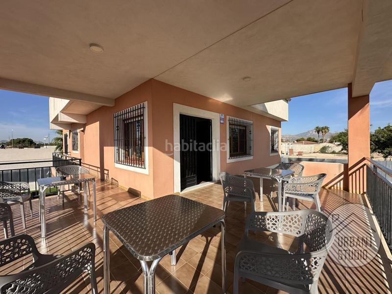 Foto 1261b865-d7d4-479c-ae2c-97dfa6f0ee1c. Maison avec parking piscine dans Los Girasoles Sant Vicent del Raspeig